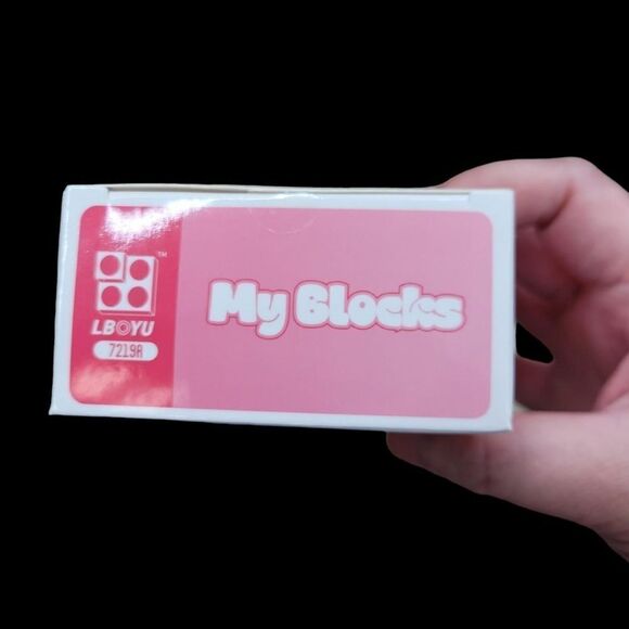 Brand New Disney Winnie The Pooh Piglet Bricks Lego Figure - Picture 3 of 5